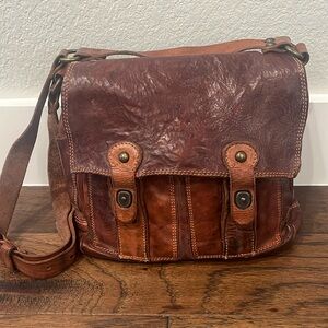 Campomaggi leather crossbody bag